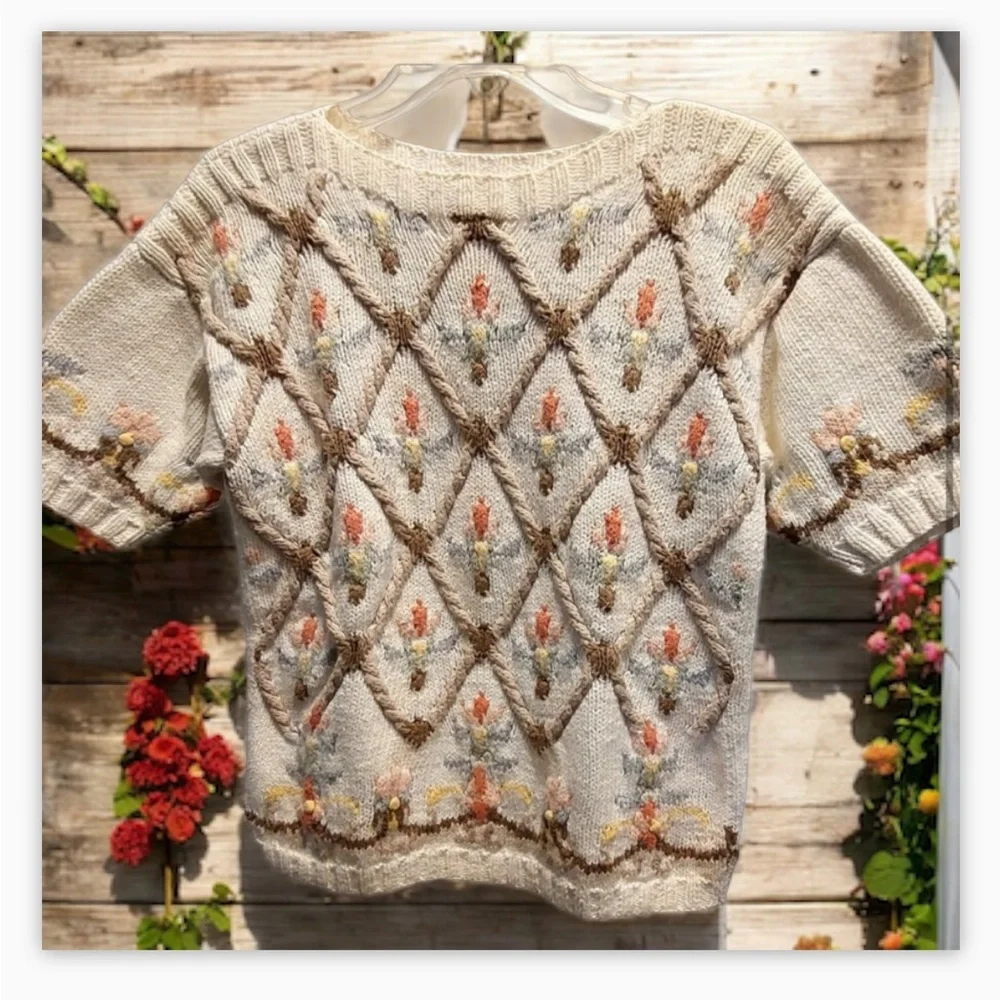 VINTAGE JENNIFER REED Hand Knitted -Embroidered-Floral Sweater -EUC-SZ S 🌸-😍 - Picture 2 of 16